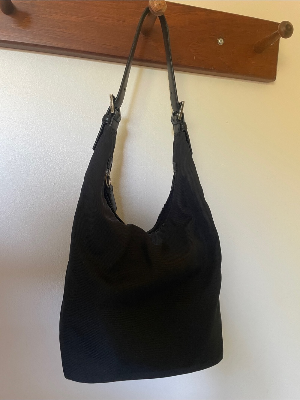 Classic Black Women’s Hobo Shoulder Bag - Picture 2 of 5